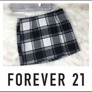 Forever 21 Black white plaid mini Skirt size S R2